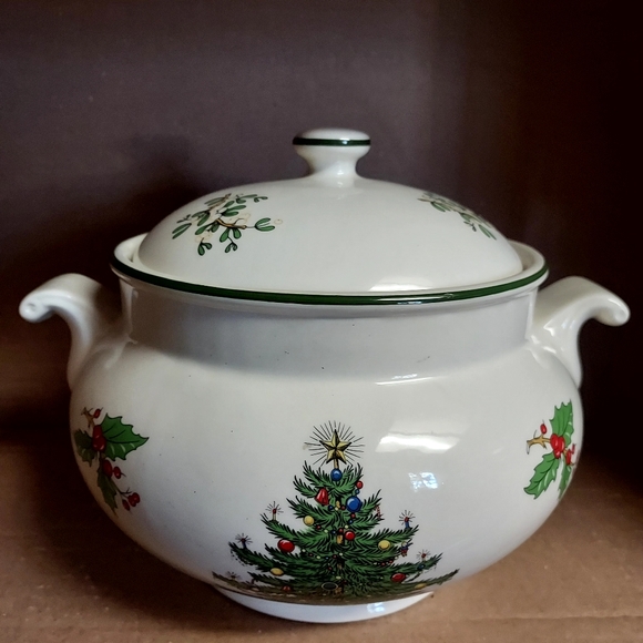 Cuthbertson Christmas Tree Soup Tureen Retired Piece. - Picture 9 of 11